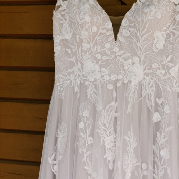 Madi Lane "Harper" Wedding Gown - Picture 6 of 6